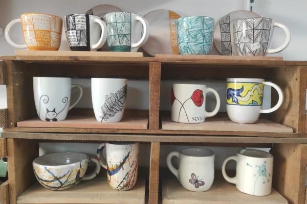 Ceramista por un día: decora tu propia taza